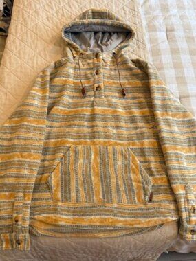 Levitate Baja Pullover (NWOT - Never Worn)